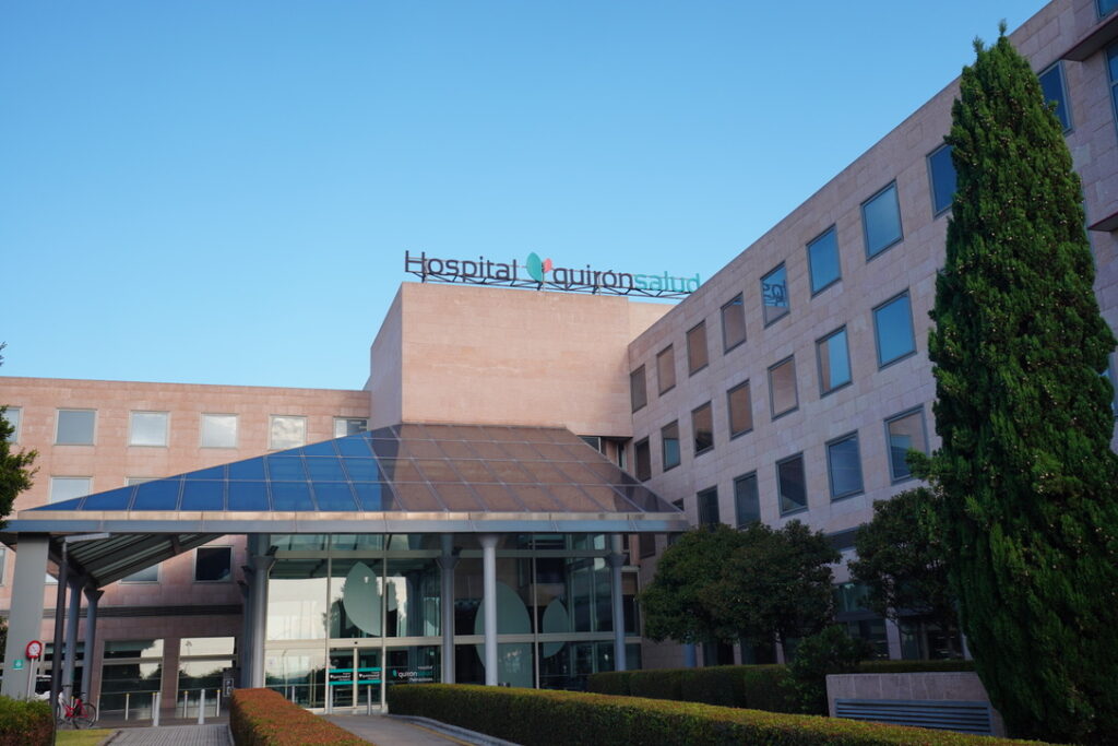 Imagen del Hospital QuironSalud Palmaplanas desde el exterior